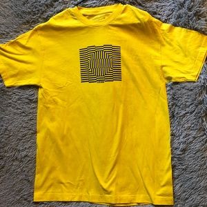 H33M World Beyond Yellow T-Shirt size Large